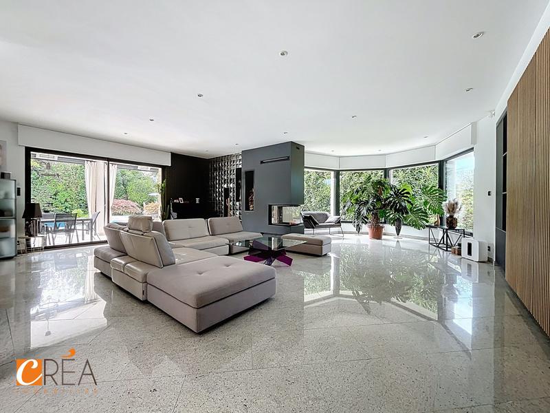 Villa - 325 m² - 7 pièces