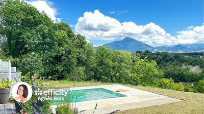 Maison - 297 m² - 7 pièces