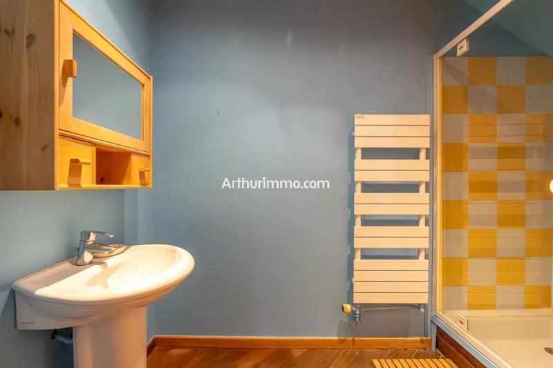 Maison - 250 m² - 10 pièces