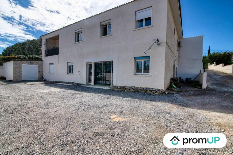 Maison - 285 m² - 10 pièces