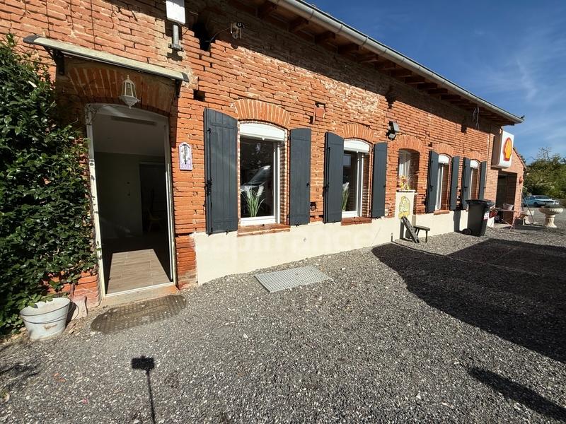 Corps de ferme - 240 m² - 8 pièces