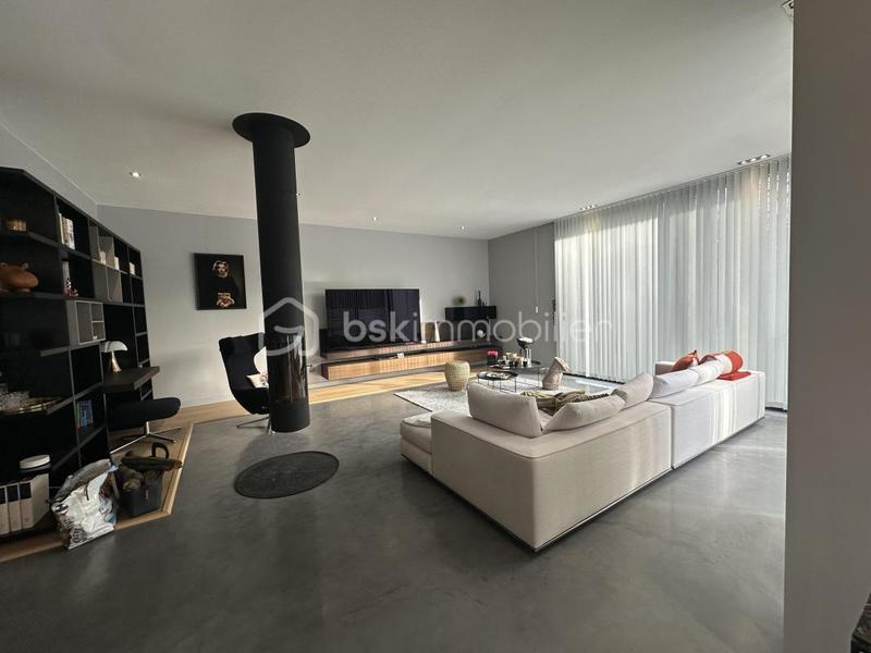 Demeure - 350 m² - 8 pièces