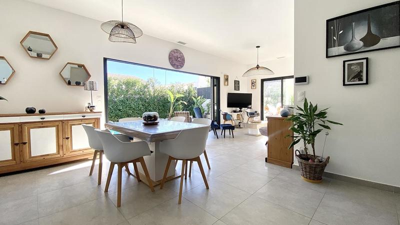 Maison - 95 m² - 4 pièces