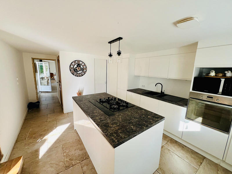 Maison - 196 m² - 8 pièces