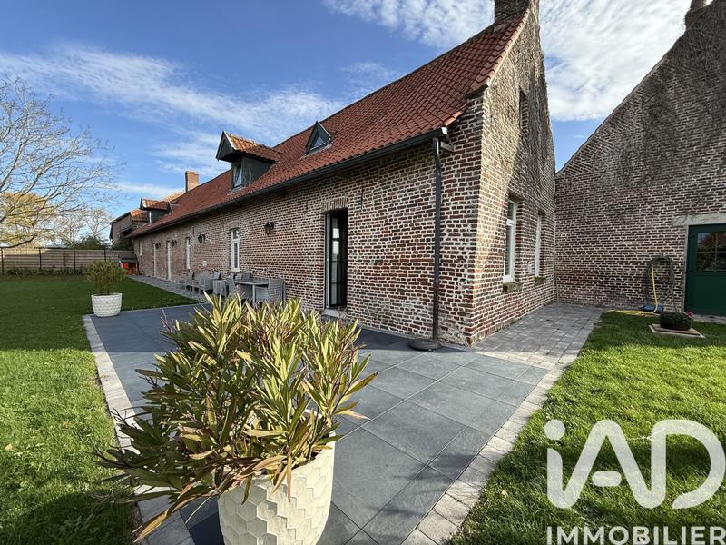 Maison - 240 m² - 7 pièces