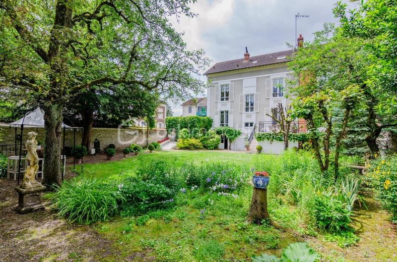 Maison bourgeoise - 204 m² - 9 pièces