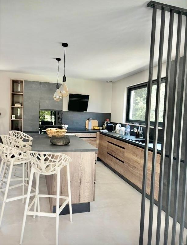 Maison - 180 m² - 6 pièces