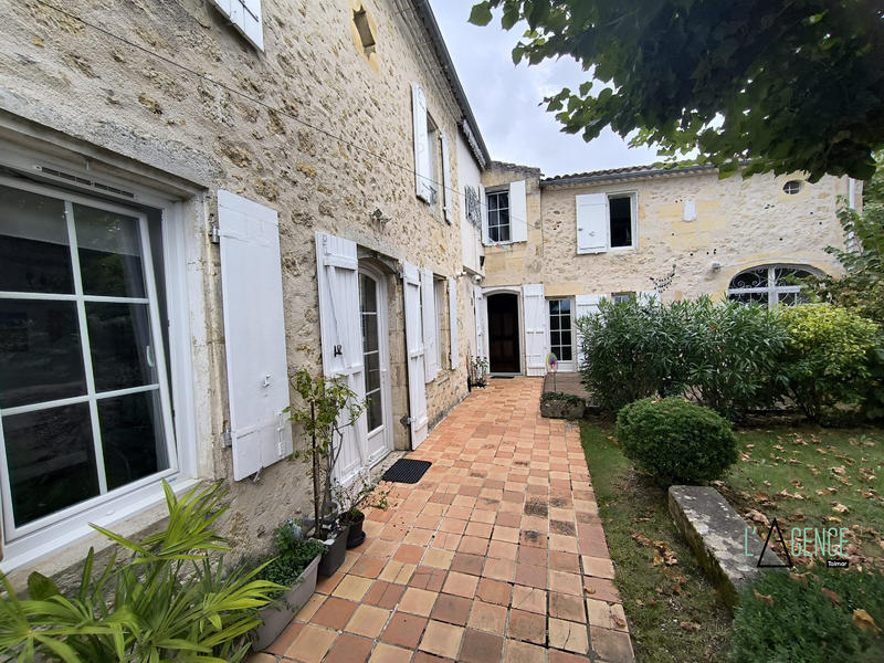 Maison - 225 m² - 5 pièces