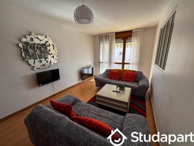 Chambre - 12 m² - 1 pièce