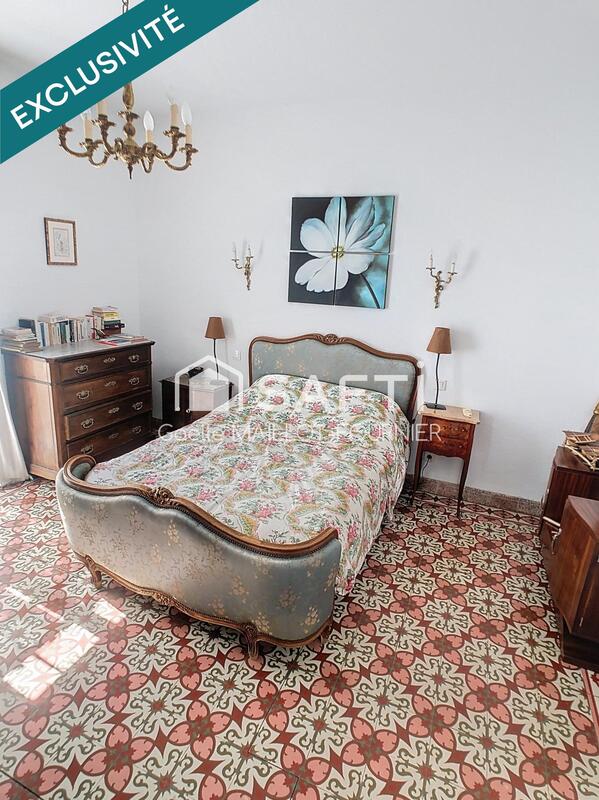 Maison - 226 m² - 7 pièces