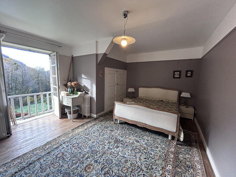 Maison - 290 m² - 12 pièces