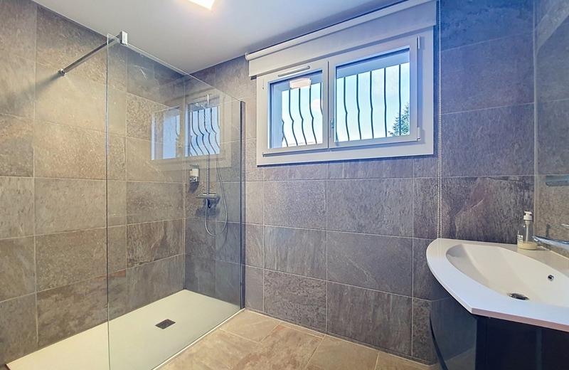 Maison - 220 m² - 7 pièces