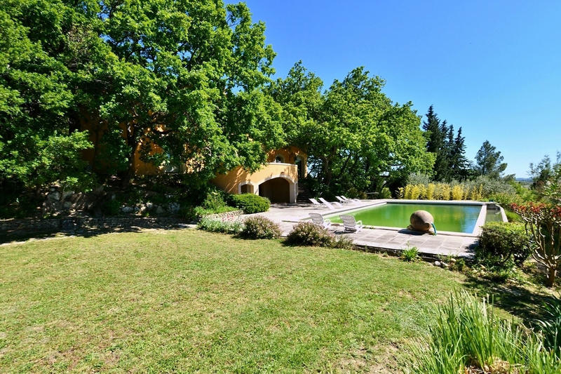 Villa - 360 m² - 10 pièces