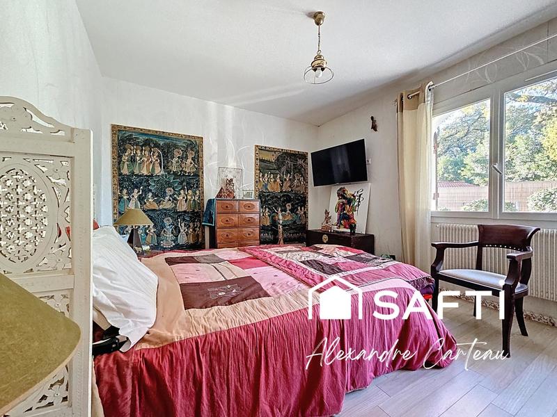 Maison - 210 m² - 8 pièces