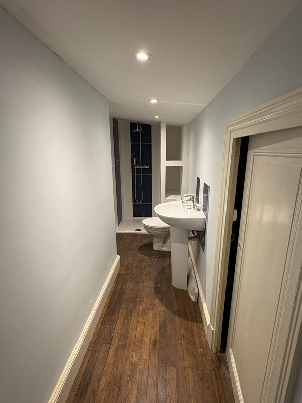 Propriété - 250 m² - 8 pièces