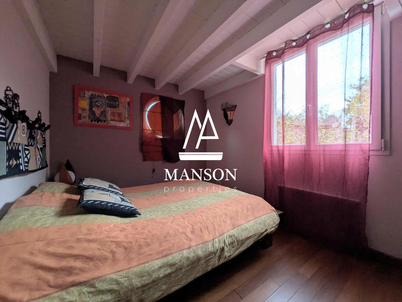 Maison traditionnelle - 386 m² - 10 pièces