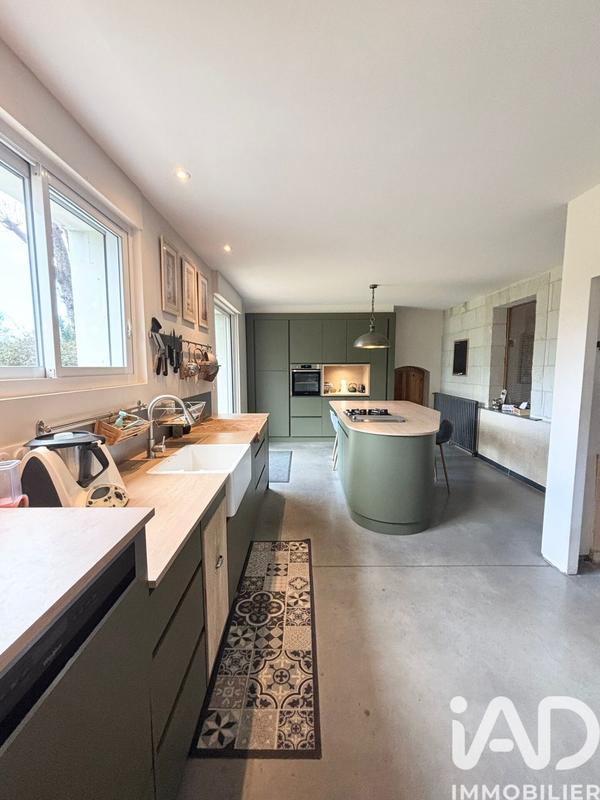 Maison - 170 m² - 8 pièces