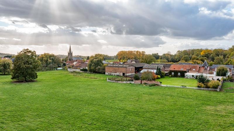 Maison - 300 m² - 7 pièces