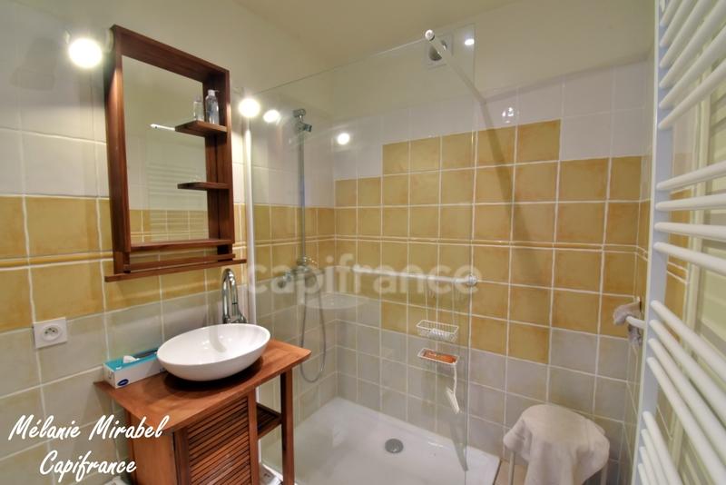 Maison - 184 m² - 7 pièces