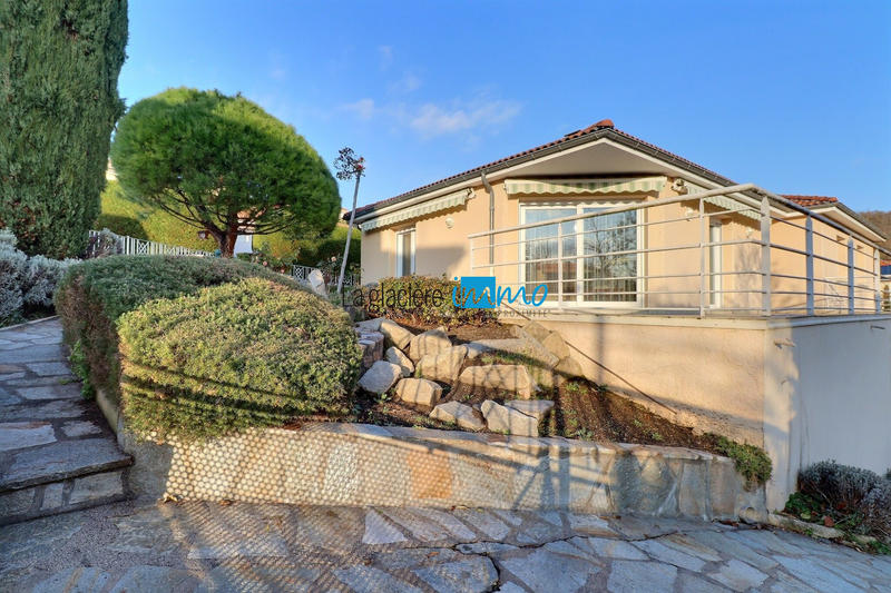 Maison traditionnelle - 155 m² - 6 pièces