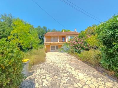 Maison traditionnelle - 124 m² - 4 pièces