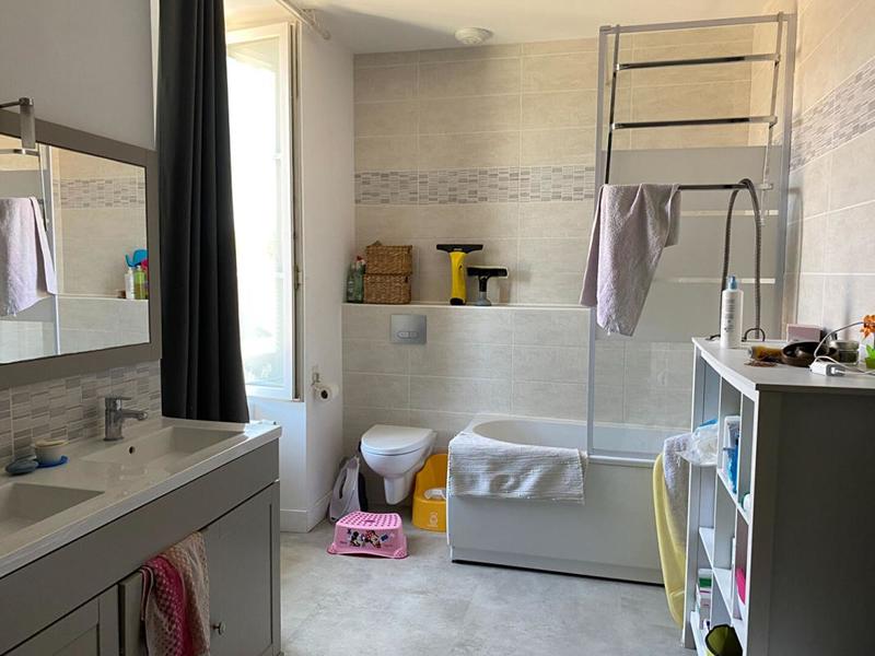 Maison - 239 m² - 6 pièces