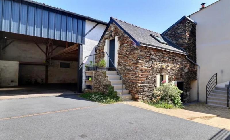 Maison - 203 m² - 10 pièces