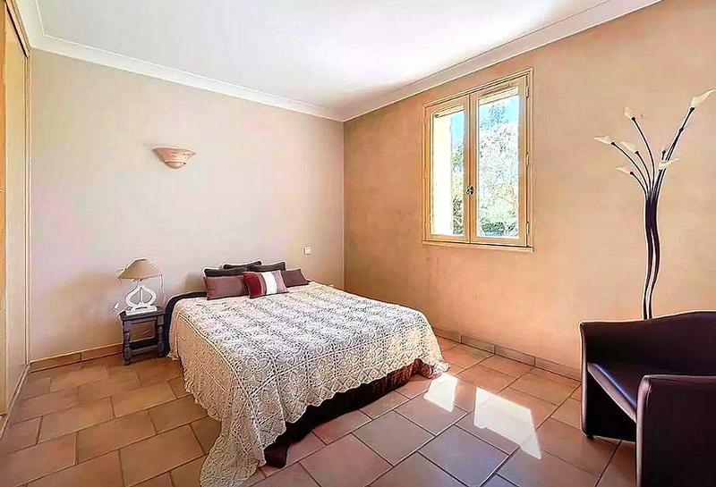 Villa - 145 m² - 9 pièces