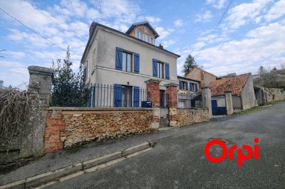 Maison - 138 m² - 5 pièces