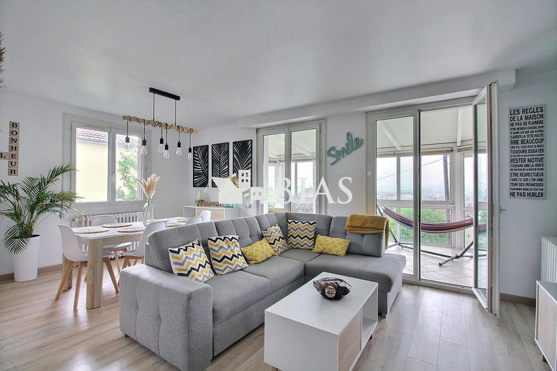 Maison - 92 m² - 5 pièces