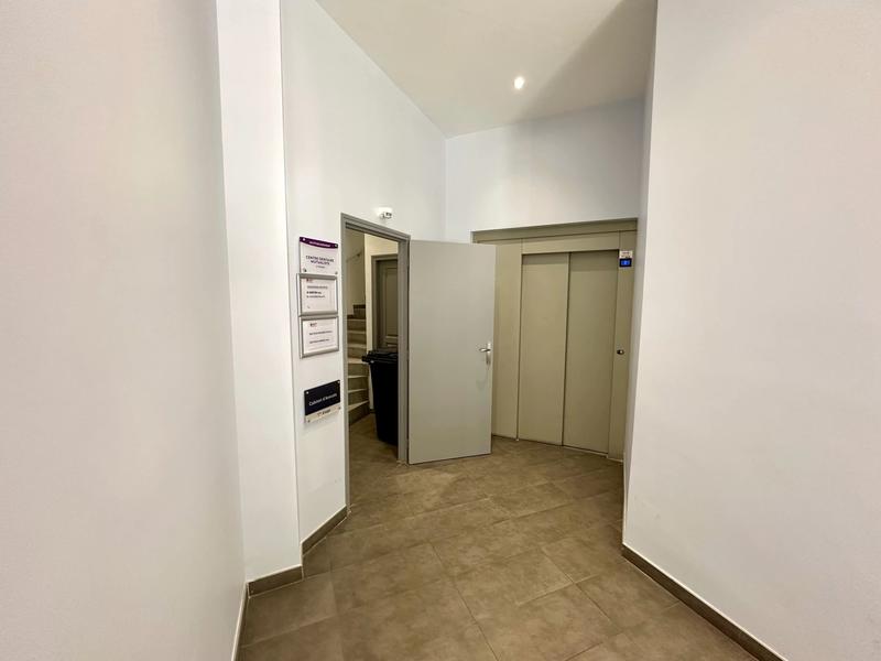 Bureau - 68 m² - 4 pièces