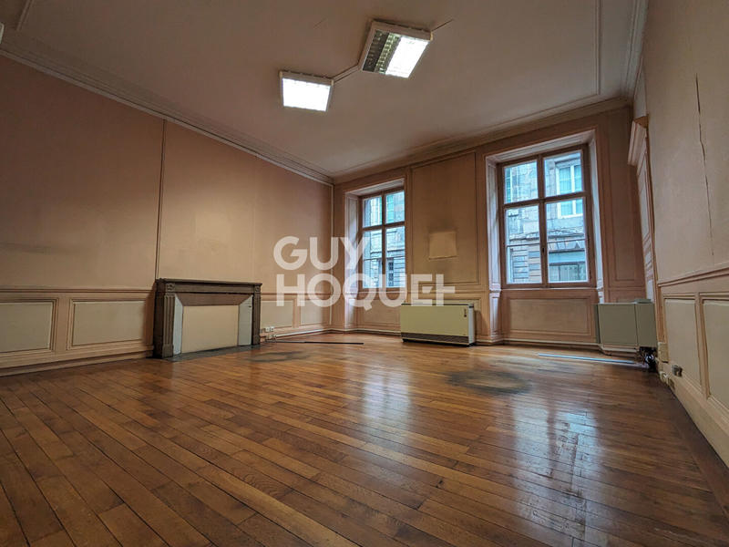 Bureau - 219 m² - 5 pièces