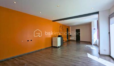 Maison - 298 m² - 7 pièces