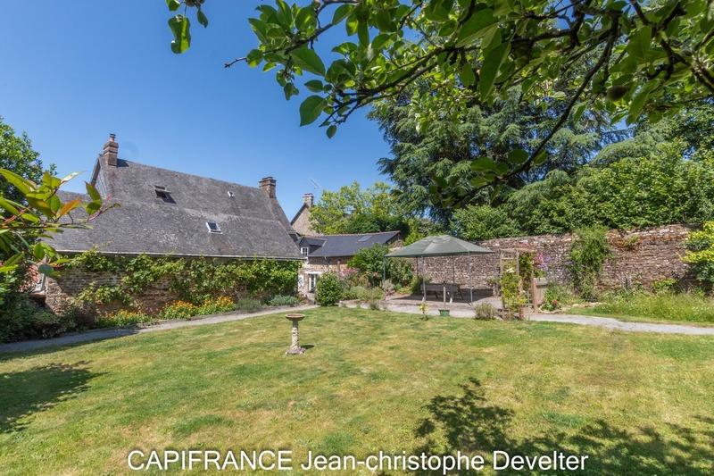 Maison en pierre - 122 m² - 6 pièces