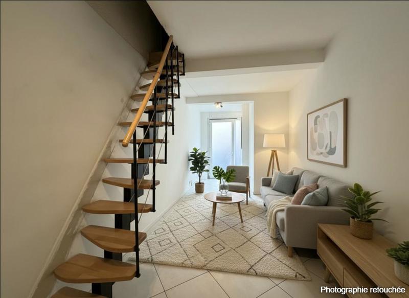 Maison - 2 619 m² - 2 pièces