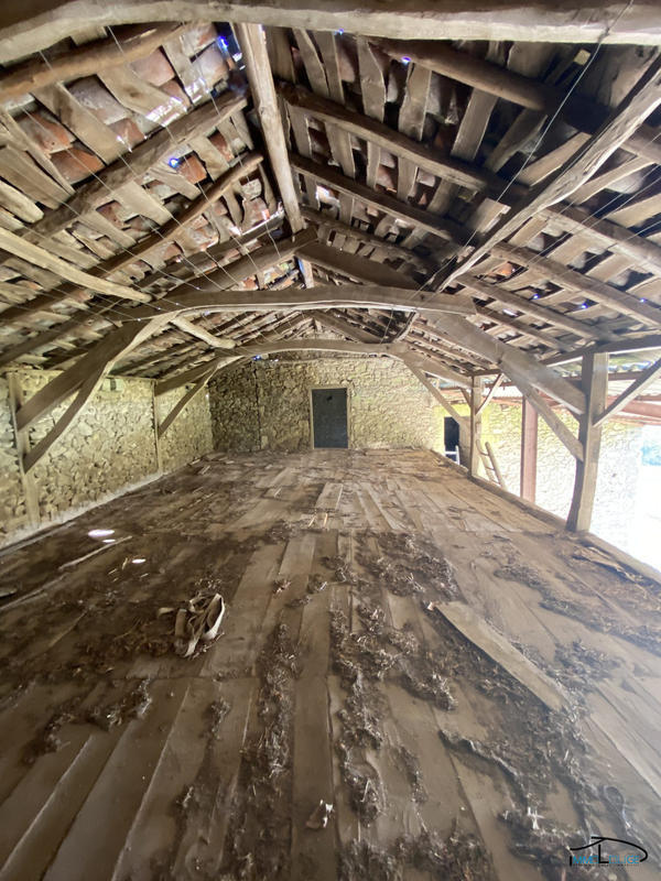 Ferme - 300 m² - 1 pièce
