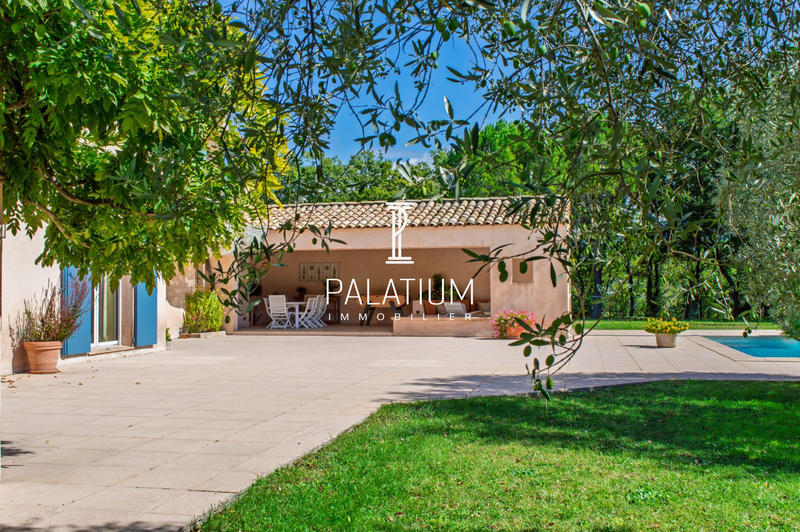 Mas - 311 m² - 12 pièces