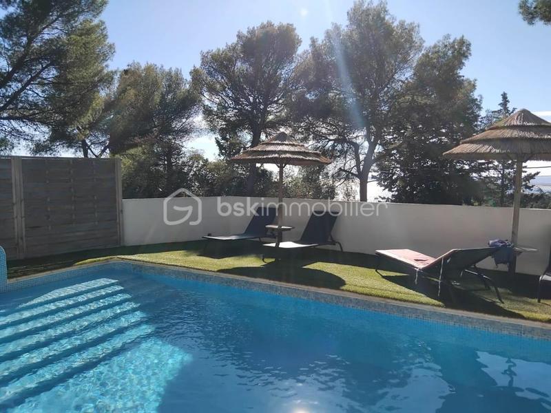 Propriété - 222 m² - 6 pièces