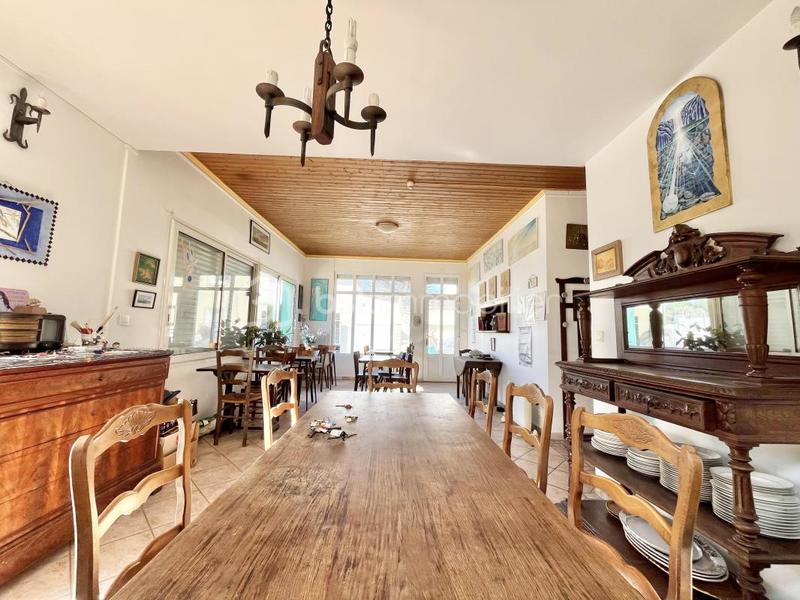 Immeuble - 348 m² - 11 pièces