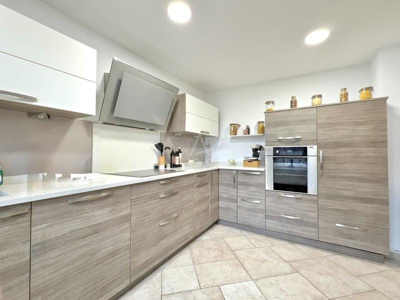 Maison - 170 m² - 6 pièces