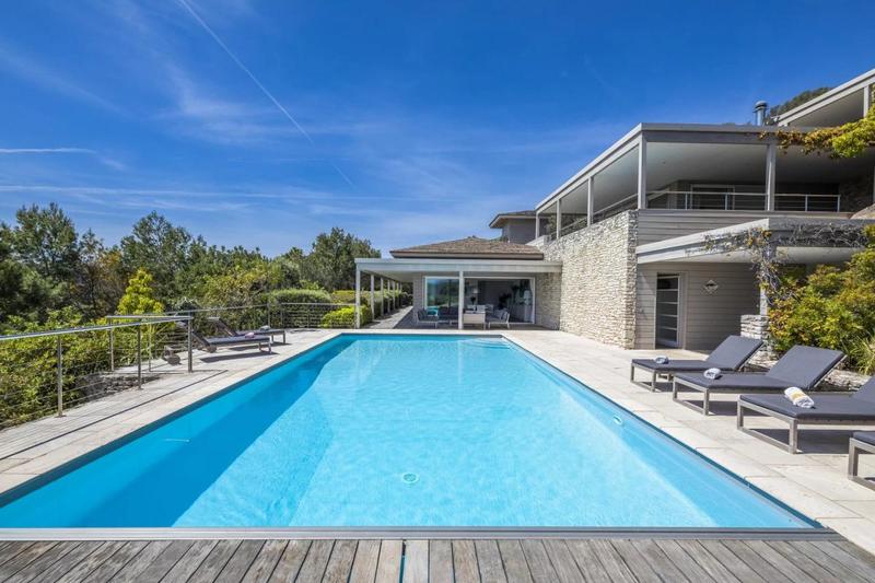 Propriété - 466 m² - 11 pièces