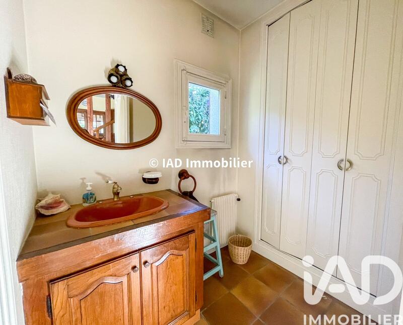 Maison - 218 m² - 9 pièces