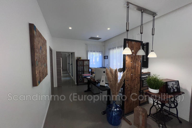 Maison - 231 m² - 7 pièces