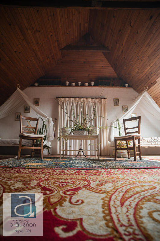 Maison - 560 m² - 14 pièces