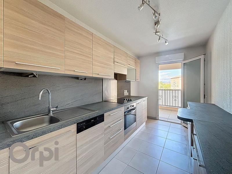 Appartement - 72 m² - 3 pièces