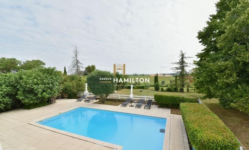 Maison de maîtres - 830 m² - 24 pièces