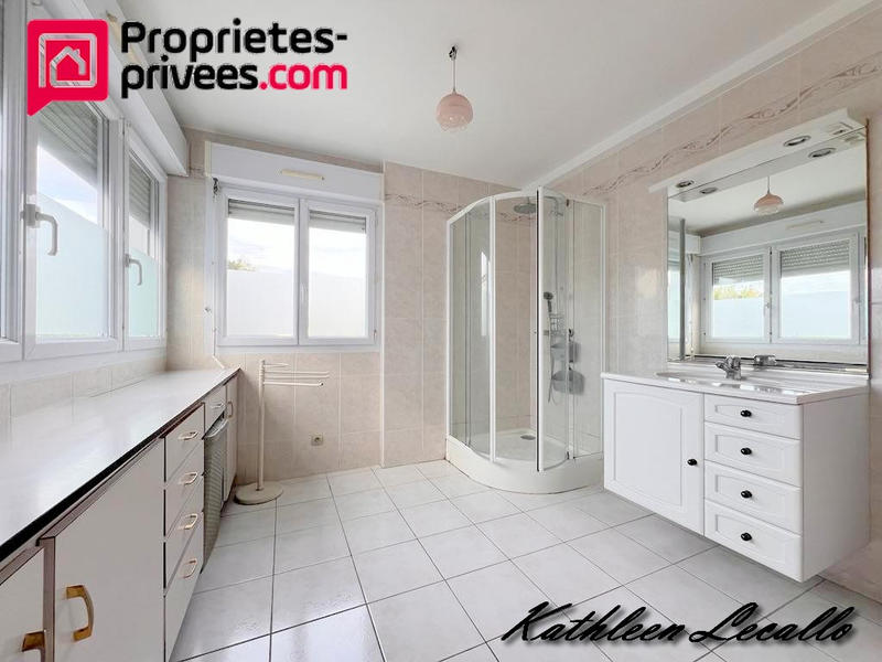 Maison - 165 m² - 9 pièces