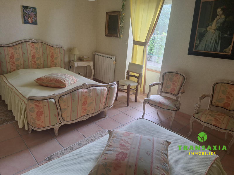 Maison ancienne - 520 m² - 12 pièces