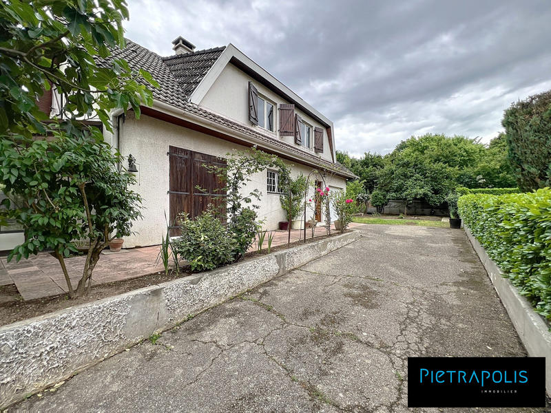 Maison traditionnelle - 132 m² - 6 pièces