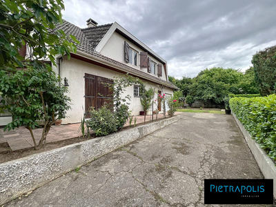 Maison traditionnelle - 132 m² - 6 pièces